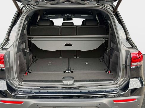 Used 2023 Mercedes-Benz EQB 250+ image 23