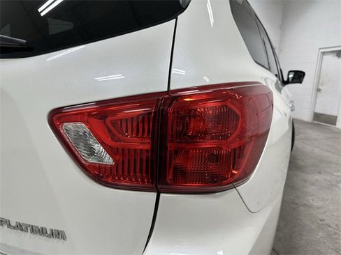 Used 2017 Nissan Pathfinder Platinum image 25