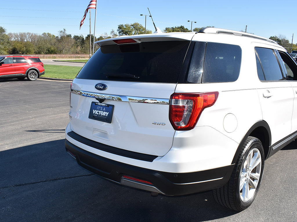 Used 2019 Ford Explorer XLT w/ Equipment Group 202A AWD/4WD image 31
