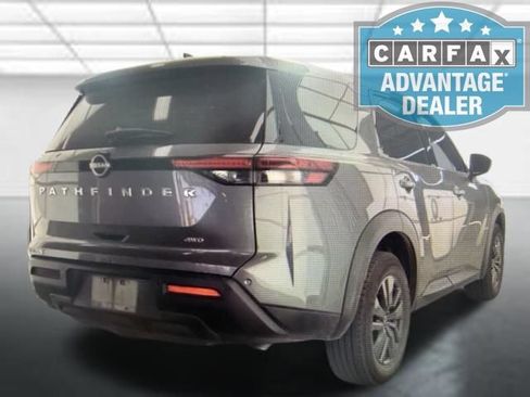 Used 2024 Nissan Pathfinder S AWD/4WD image 2