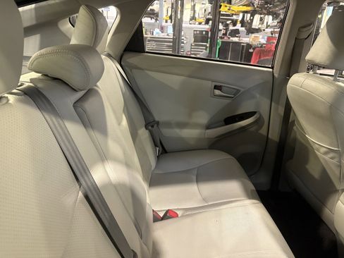 Used 2013 Toyota Prius Two image 10