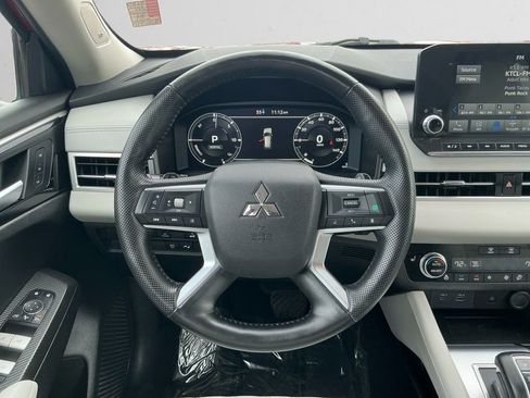 Used 2024 Mitsubishi Outlander SEL image 12