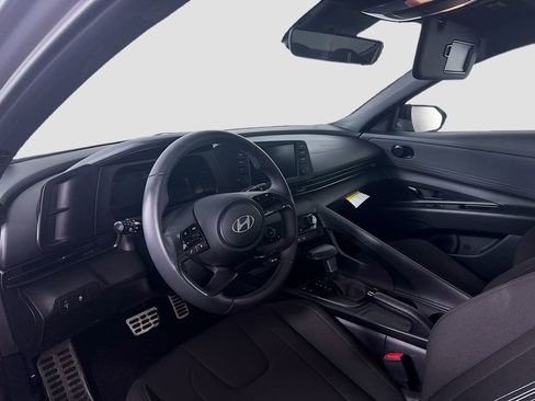 Certified 2025 Hyundai Elantra Sport image 9
