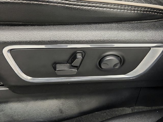 Used 2024 RAM 1500 Laramie AWD/4WD image 17