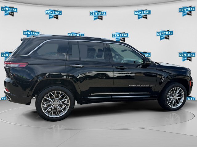 Used 2023 Jeep Grand Cherokee Summit w/ Adv Protech Group IV AWD/4WD image 7