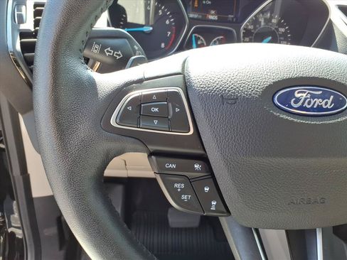 Used 2018 Ford Escape Titanium w/ Ford Safe & Smart Package AWD/4WD image 17