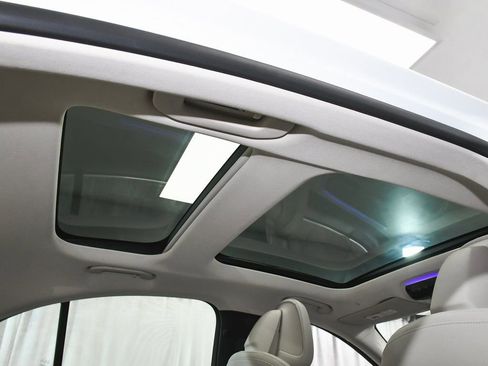 Used 2025 Mercedes-Benz E 450 4MATIC Sedan image 58