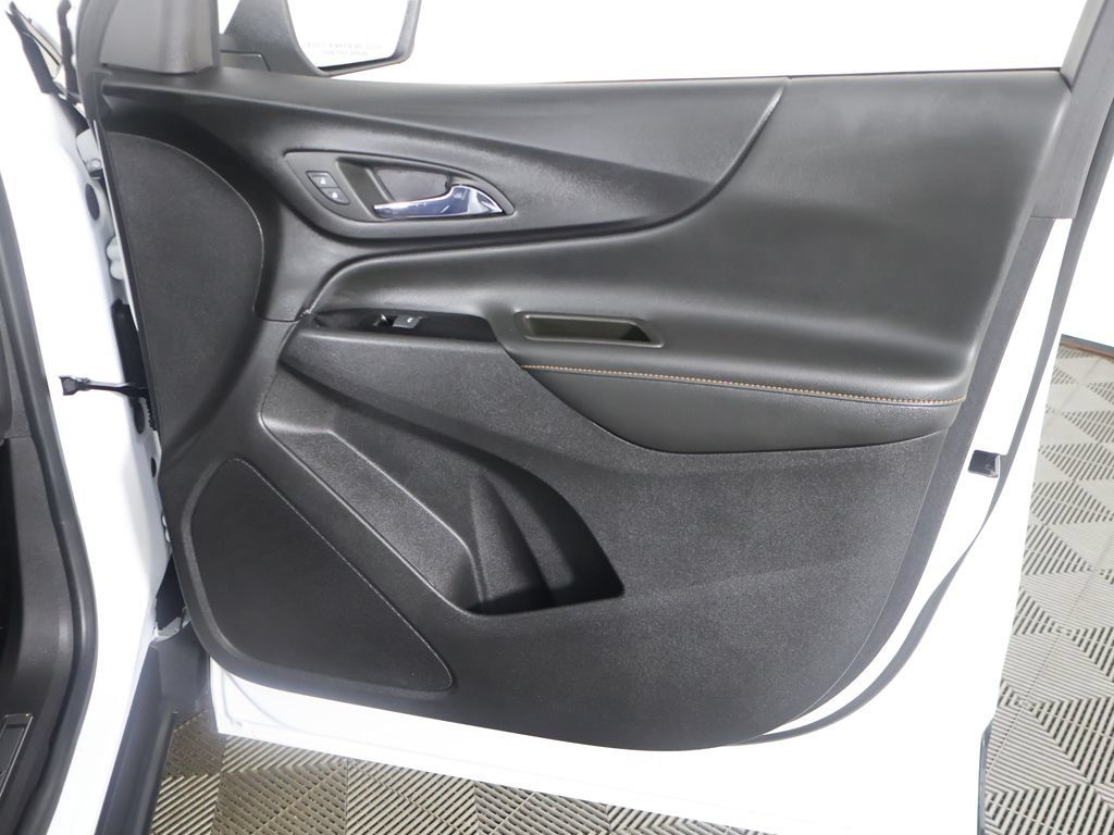 Used 2023 Chevrolet Equinox Premier FWD image 24
