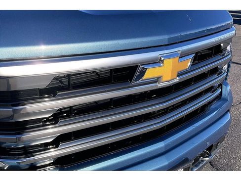 Used 2024 Chevrolet Silverado 1500 High Country w/ Technology Package image 31