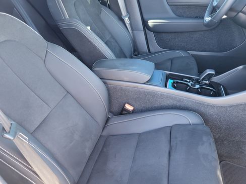 Certified 2023 Volvo XC40 Recharge Plus image 17