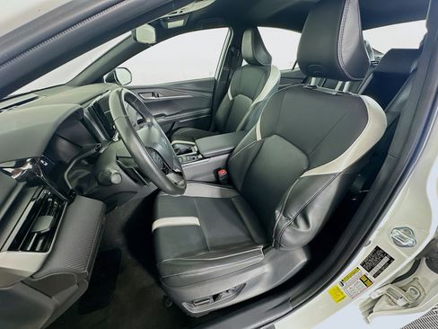 Used 2025 Toyota Camry SE FWD image 13