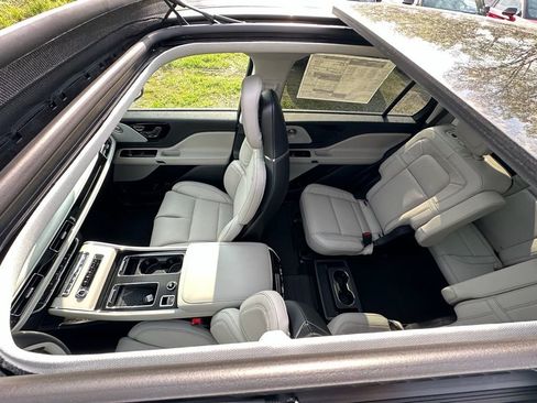 New 2026 Lincoln Aviator Reserve AWD/4WD image 6