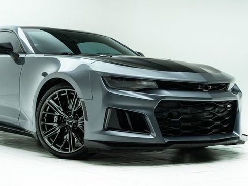 Used 2021 Chevrolet Camaro ZL1 image 4
