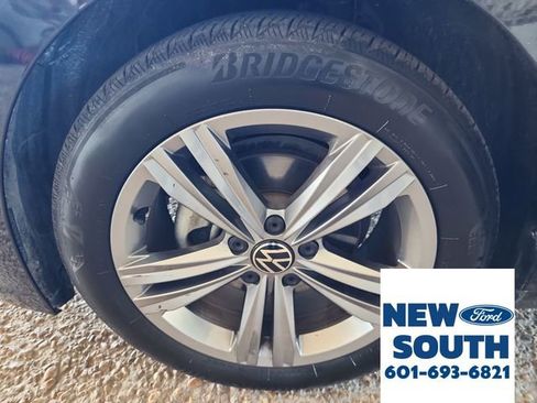 Used 2024 Volkswagen Jetta SE image 31