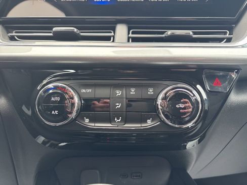 New 2026 Chevrolet Trax LT w/ Driver Confidence Package image 15