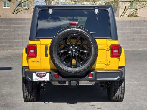 Used 2021 Jeep Wrangler Unlimited Sahara image 8
