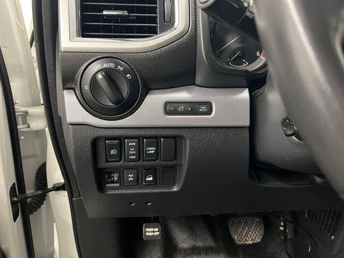 Used 2017 Nissan Titan Platinum Reserve image 26