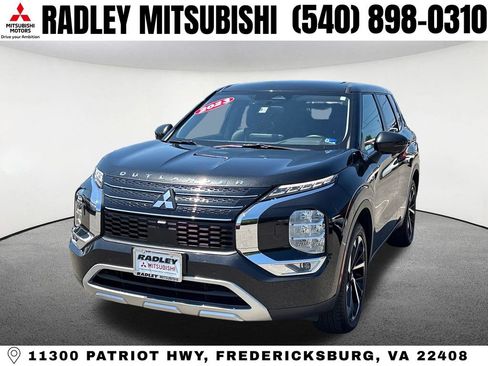 Used 2023 Mitsubishi Outlander SE AWD/4WD image 1