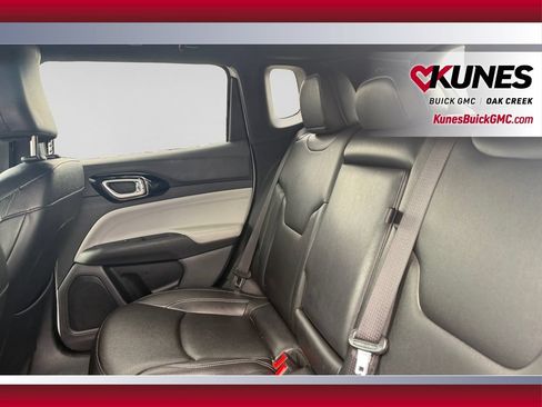 Used 2025 Jeep Compass Limited AWD/4WD image 33