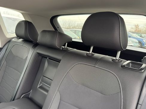 New 2025 Volkswagen Taos SE FWD image 29