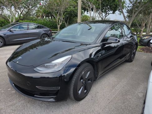 Used 2023 Tesla Model 3 Standard Range RWD image 11
