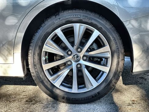 Used 2019 Lexus ES 350 image 6