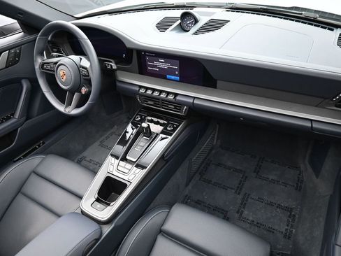Certified 2025 Porsche 911 Carrera RWD image 31