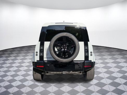 New 2026 Land Rover Defender 110 X-Dynamic SE AWD/4WD image 10