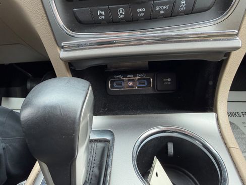 Used 2018 Jeep Grand Cherokee Limited image 25