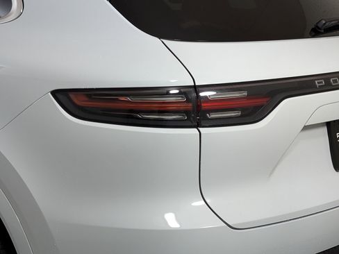 Used 2023 Porsche Cayenne S image 15