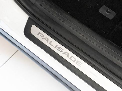 Used 2023 Hyundai Palisade Limited FWD image 17