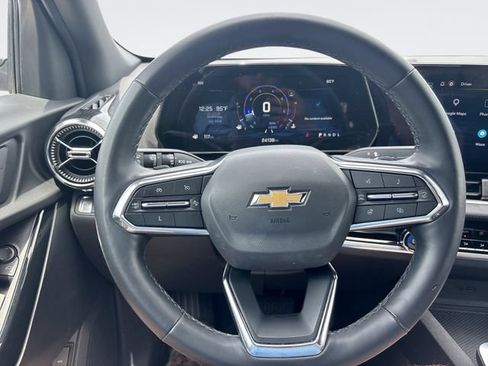 Used 2025 Chevrolet Equinox LT w/ Convenience Package II FWD image 15