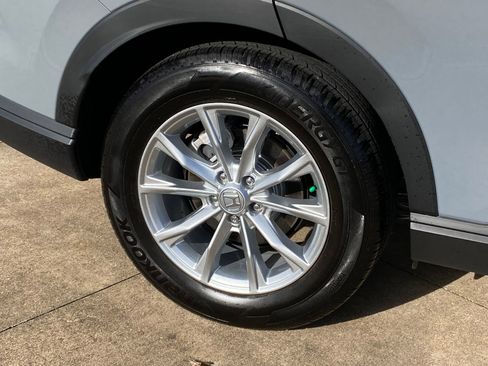 Used 2025 Honda CR-V EX image 8