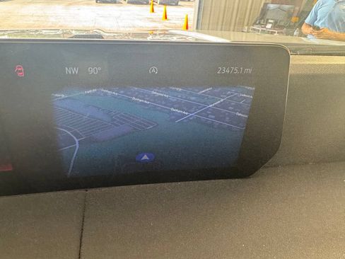 Used 2025 Ford Expedition Platinum AWD/4WD image 4