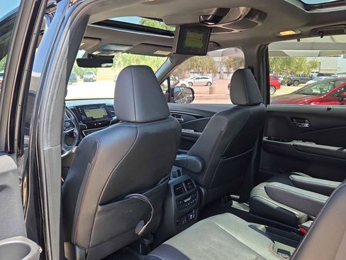Used 2021 Honda Pilot Black Edition image 16