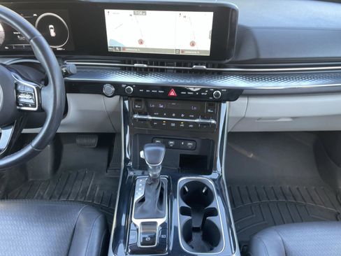 Certified 2022 Kia Carnival SX Prestige image 10