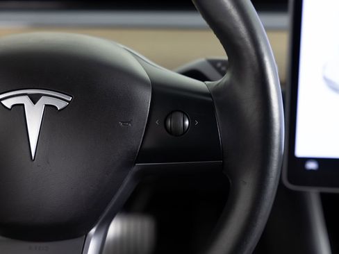 Used 2018 Tesla Model 3 Long Range RWD image 32