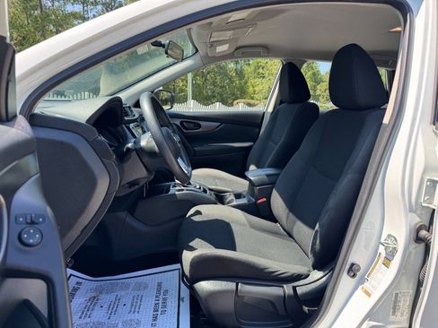 Used 2018 Nissan Rogue Sport S w/ S Appearance Package FWD image 10