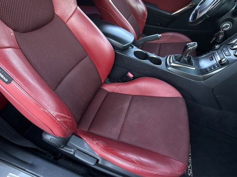 Used 2013 Hyundai Genesis 3.8 RWD image 14