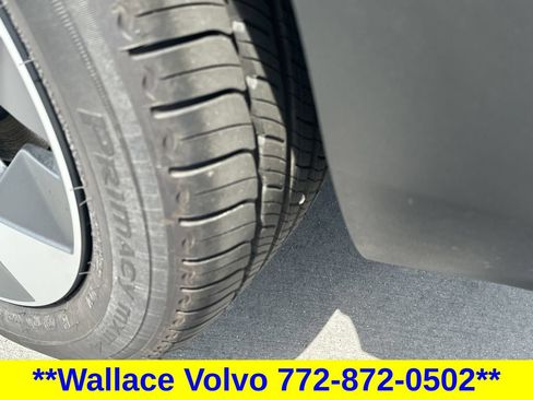 Used 2026 Volvo XC40 B5 Plus AWD/4WD image 11