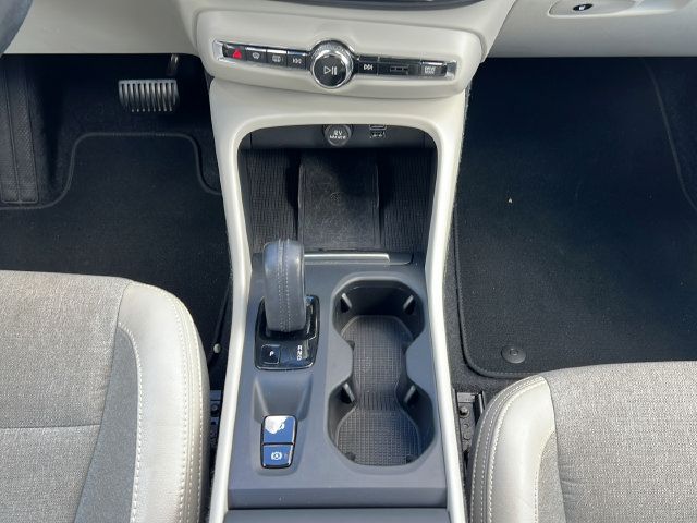 Used 2020 Volvo XC40 T5 Momentum AWD/4WD image 20