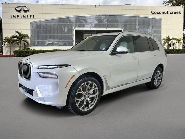 Used 2024 BMW X7 xDrive40i AWD/4WD image 2