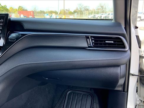 Used 2023 Toyota Camry SE image 18