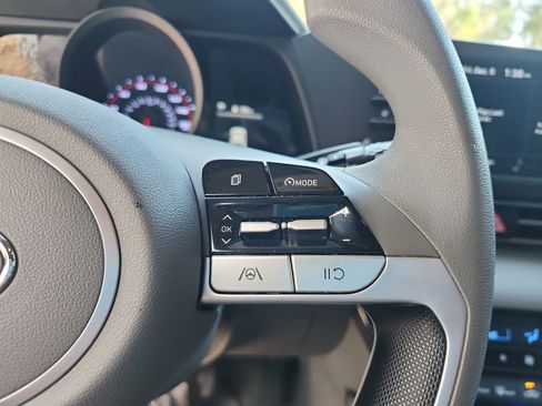 Used 2021 Hyundai Elantra SEL image 30