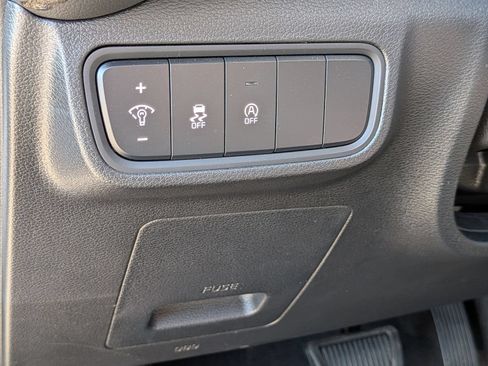 Used 2025 Kia Soul LX FWD image 17