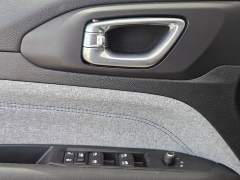 Used 2022 Jeep Compass Latitude w/ Sun and Sound Group FWD image 26