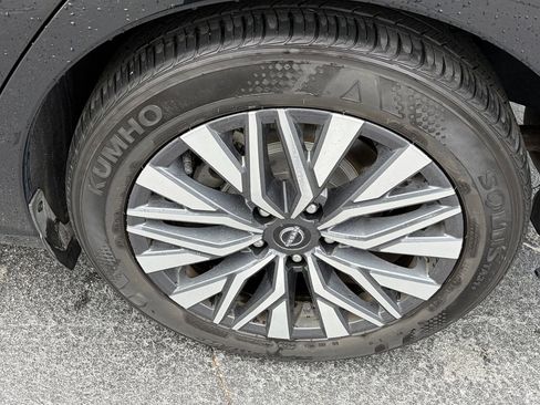 Used 2024 Nissan Altima 2.5 SV FWD image 7