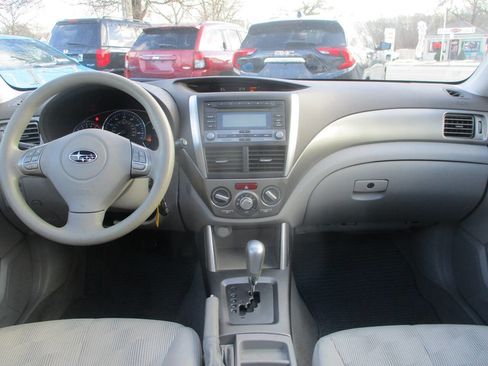 Used 2010 Subaru Forester 2.5X Premium image 8