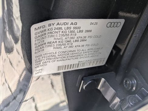 Used 2025 Audi Q5 Premium w/ Convenience Package AWD/4WD image 39