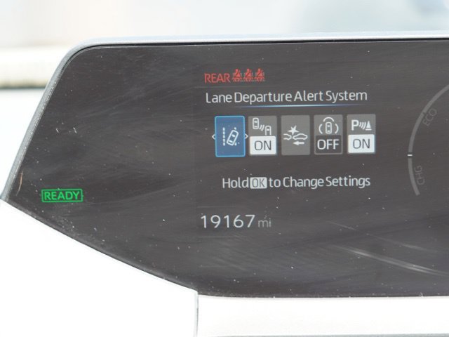 Used 2025 Toyota Prius LE FWD image 18